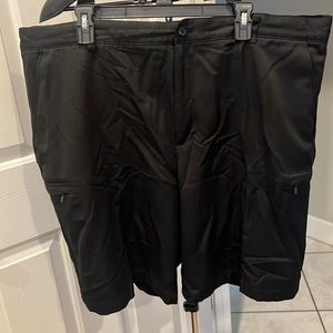 Izod mens golf shorts. Size 42